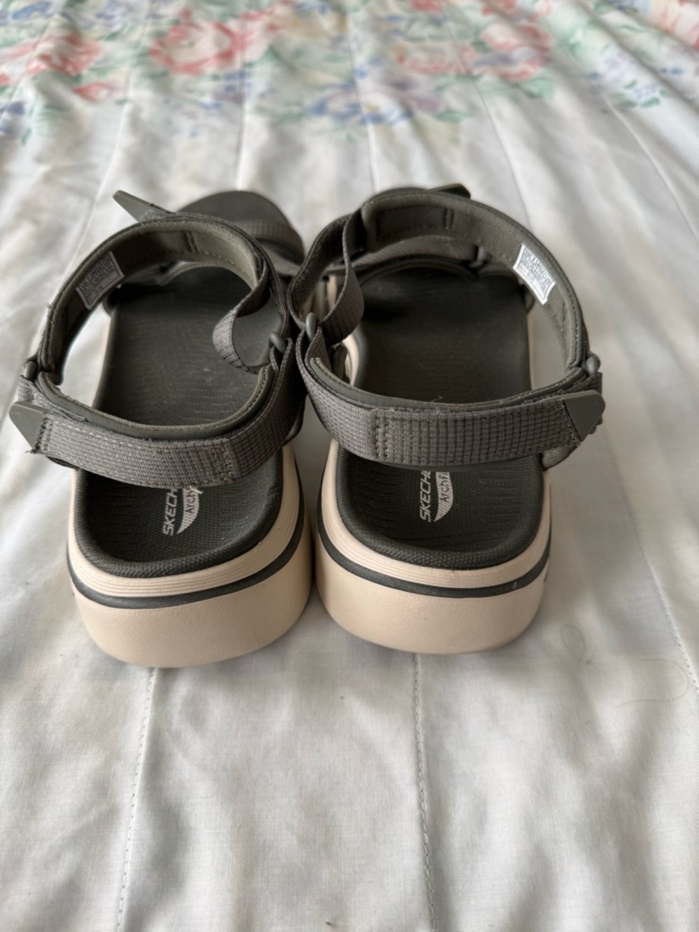 Skechers Arch Fit Women's Gray Adjustable Strap Sandals - Picture 4 of 5